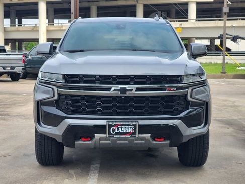 Used 2022 Chevrolet Tahoe Z71 w/ Luxury Package AWD/4WD image 2