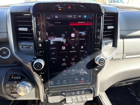 Used 2025 RAM 1500 Laramie image 30