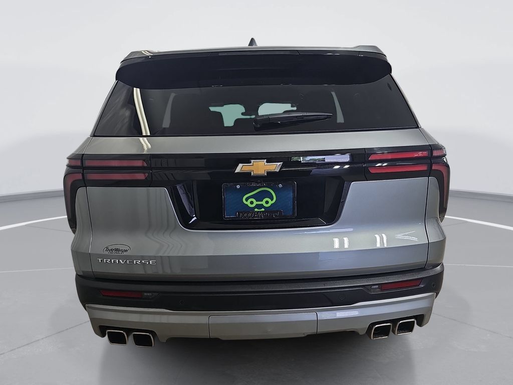 Used 2025 Chevrolet Traverse LT FWD image 5