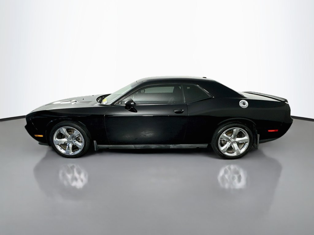 Used 2013 Dodge Challenger SXT w/ Super Sport Group RWD image 4