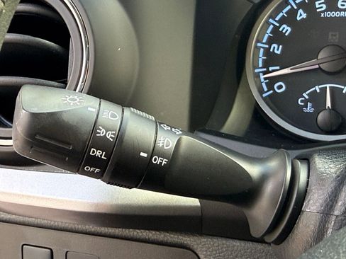 Used 2020 Toyota Tacoma SR5 image 38