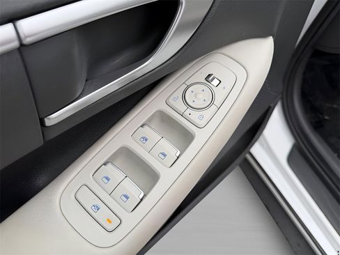 Used 2023 Hyundai Sonata SE image 15