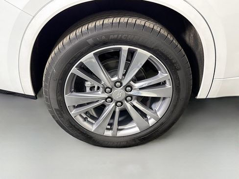 Used 2024 Cadillac XT6 Premium Luxury image 33