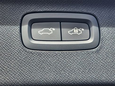 New 2026 Volvo XC90 B6 Ultra w/ Protection Package image 24