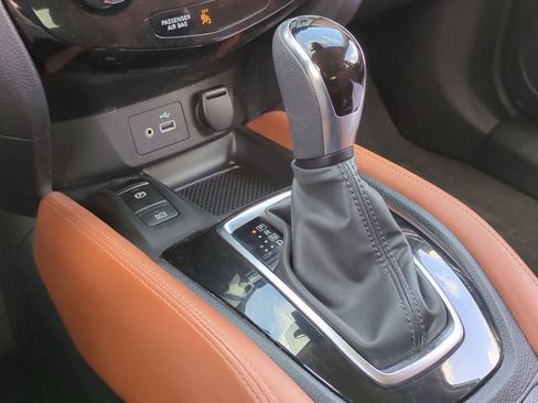 Used 2019 Nissan Rogue S AWD/4WD image 34