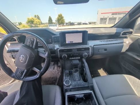 Used 2024 Toyota Tacoma SR5 AWD/4WD image 12