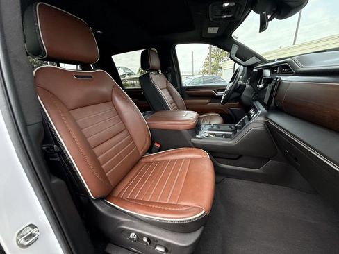 Used 2024 GMC Sierra 2500 Denali Ultimate image 16