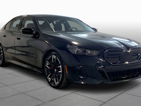 Used 2024 BMW i5 M60 w/ Executive Package image 3