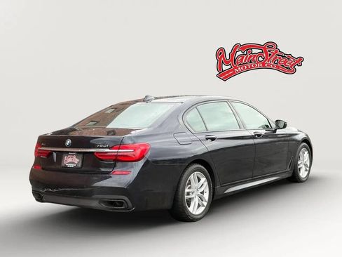 Used 2017 BMW 750i xDrive image 7