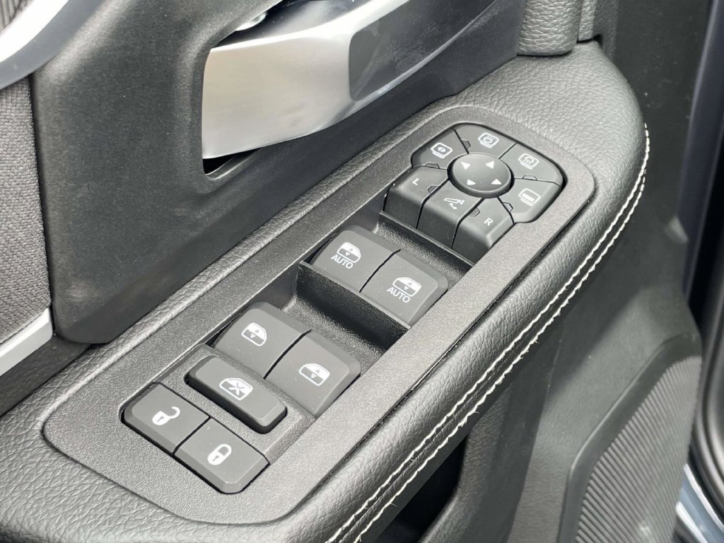 New 2026 RAM 3500 Big Horn AWD/4WD image 24