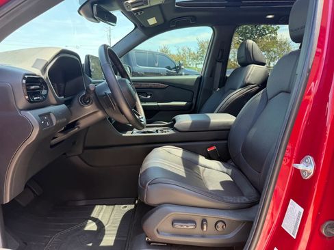 Used 2025 Honda Pilot Black Edition image 24