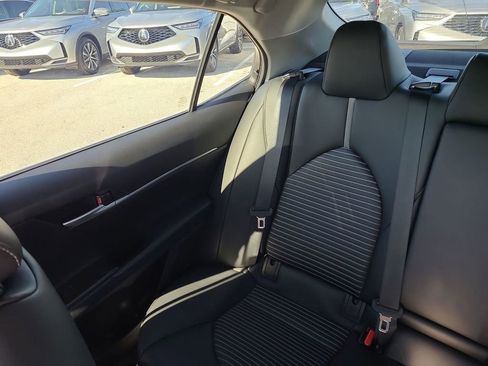 Used 2024 Toyota Camry SE image 4