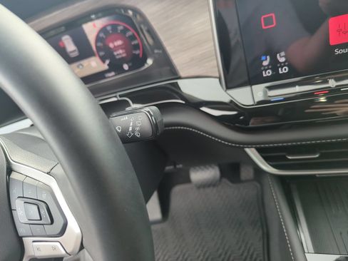 Certified 2026 Volkswagen Atlas SEL AWD/4WD image 24