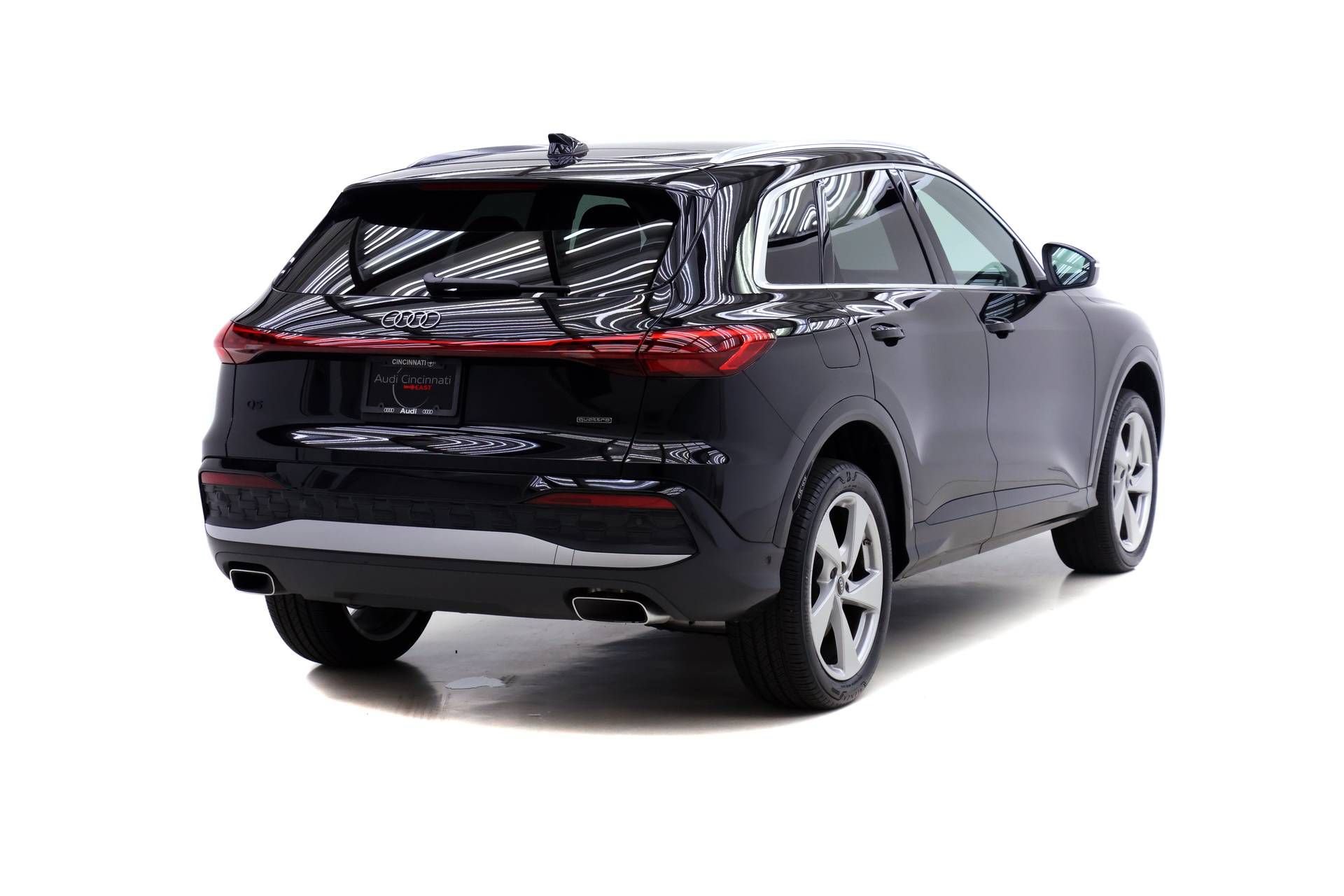 Certified 2025 Audi Q5 Premium AWD/4WD image 4