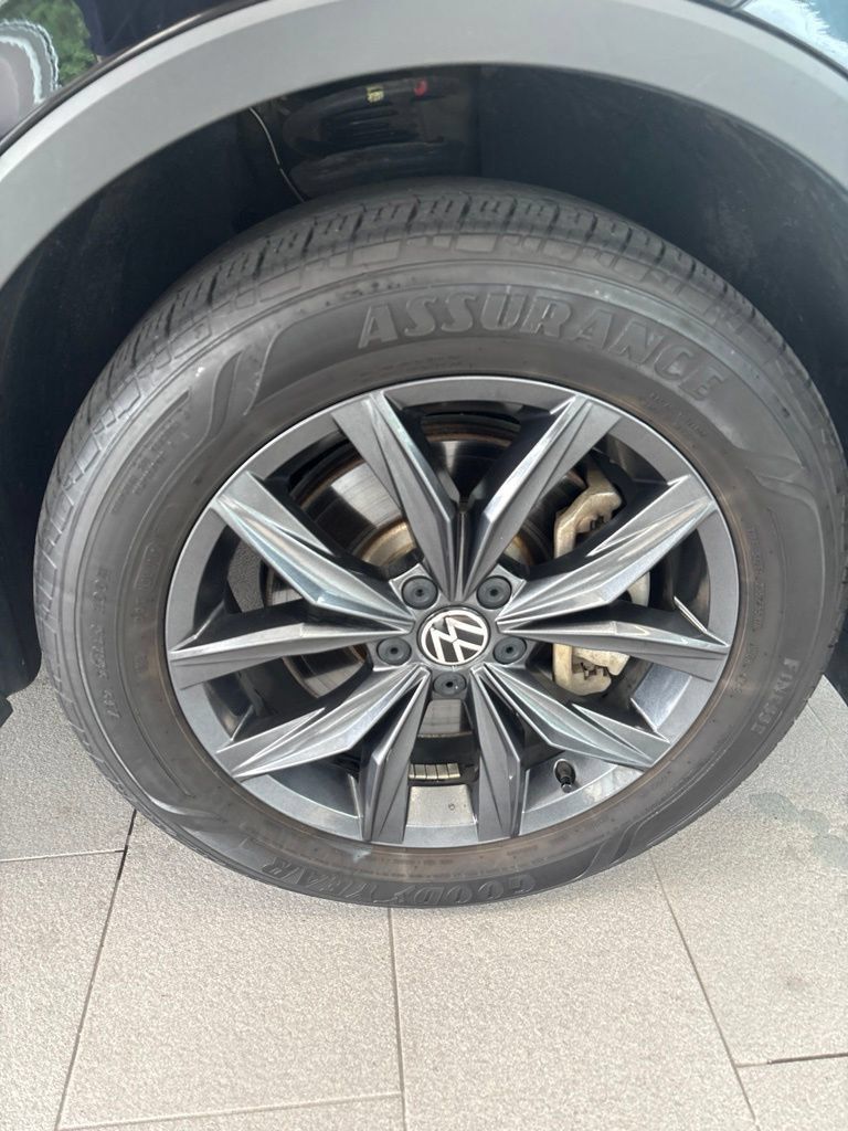 Used 2023 Volkswagen Tiguan SE AWD/4WD image 12