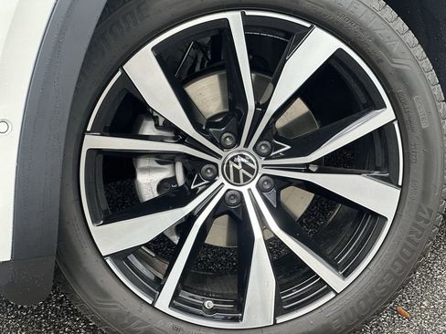 New 2026 Volkswagen Atlas SEL Premium R-Line image 10