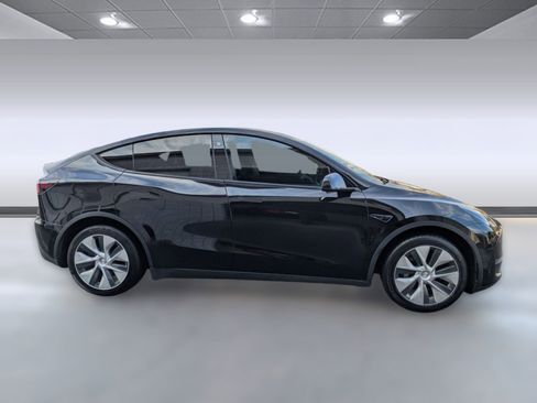 Used 2021 Tesla Model Y 2WD image 8