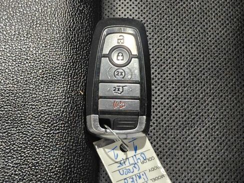 Used 2023 Ford Explorer Limited w/ Equipment Group 301A AWD/4WD image 17