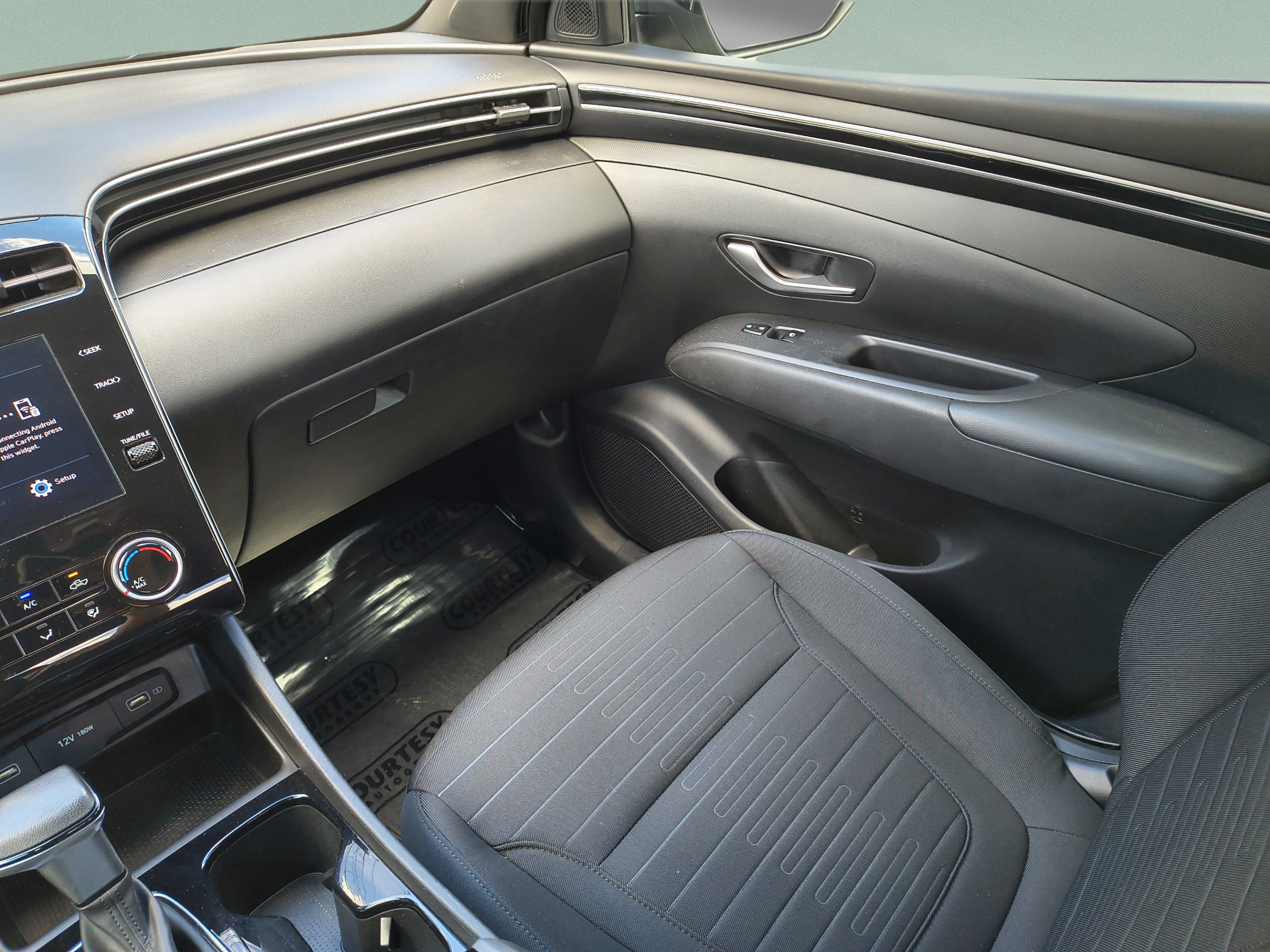 Certified 2023 Hyundai Santa Cruz SE FWD image 13