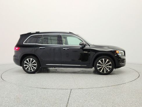 Used 2023 Mercedes-Benz GLB 250 image 4