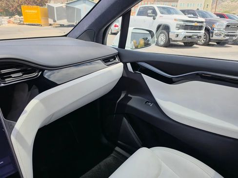 Used 2020 Tesla Model X Long Range AWD/4WD image 28
