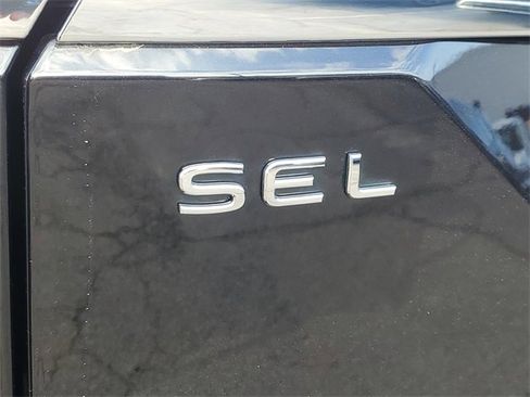 Certified 2025 Volkswagen Atlas SEL Premium R-Line image 7