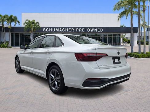 Used 2023 Volkswagen Jetta SE image 5