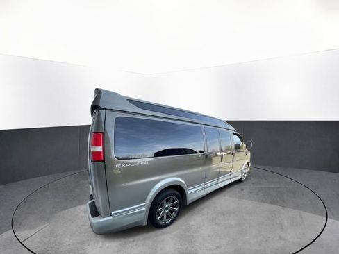 Used 2015 Chevrolet Express 2500 Extended RWD image 6