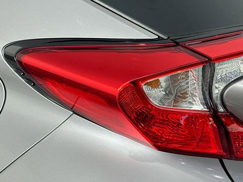 Used 2019 Toyota C-HR LE FWD image 34