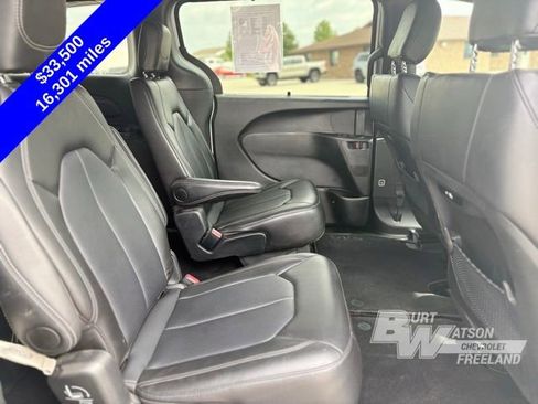 Used 2026 Chrysler Pacifica Select FWD image 27