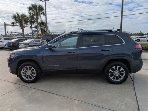 Used 2021 Jeep Cherokee Latitude Lux w/ Comfort/Convenience Group image 7