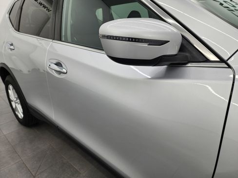 Used 2016 Nissan Rogue SV image 23