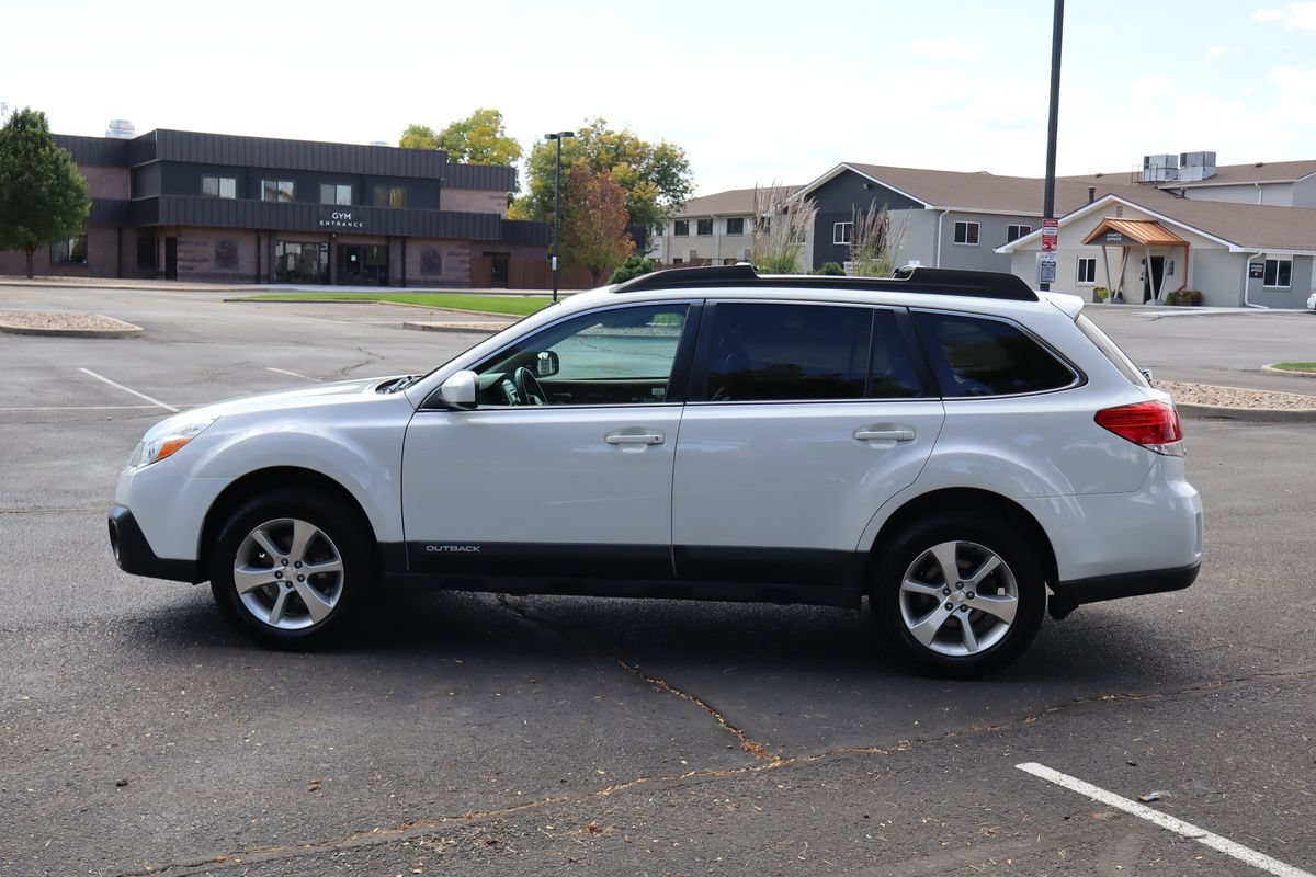 Used 2014 Subaru Outback 2.5i Limited w/ Moonroof Package AWD/4WD image 9