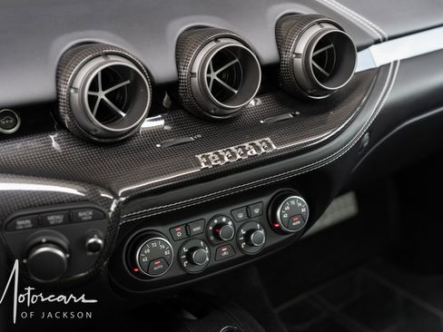 Used 2015 Ferrari F12 Berlinetta image 29