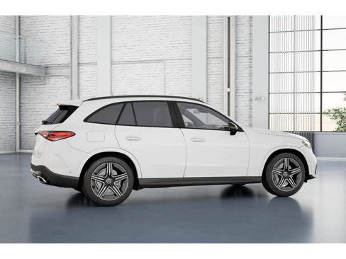 Used 2025 Mercedes-Benz GLC 300 image 16