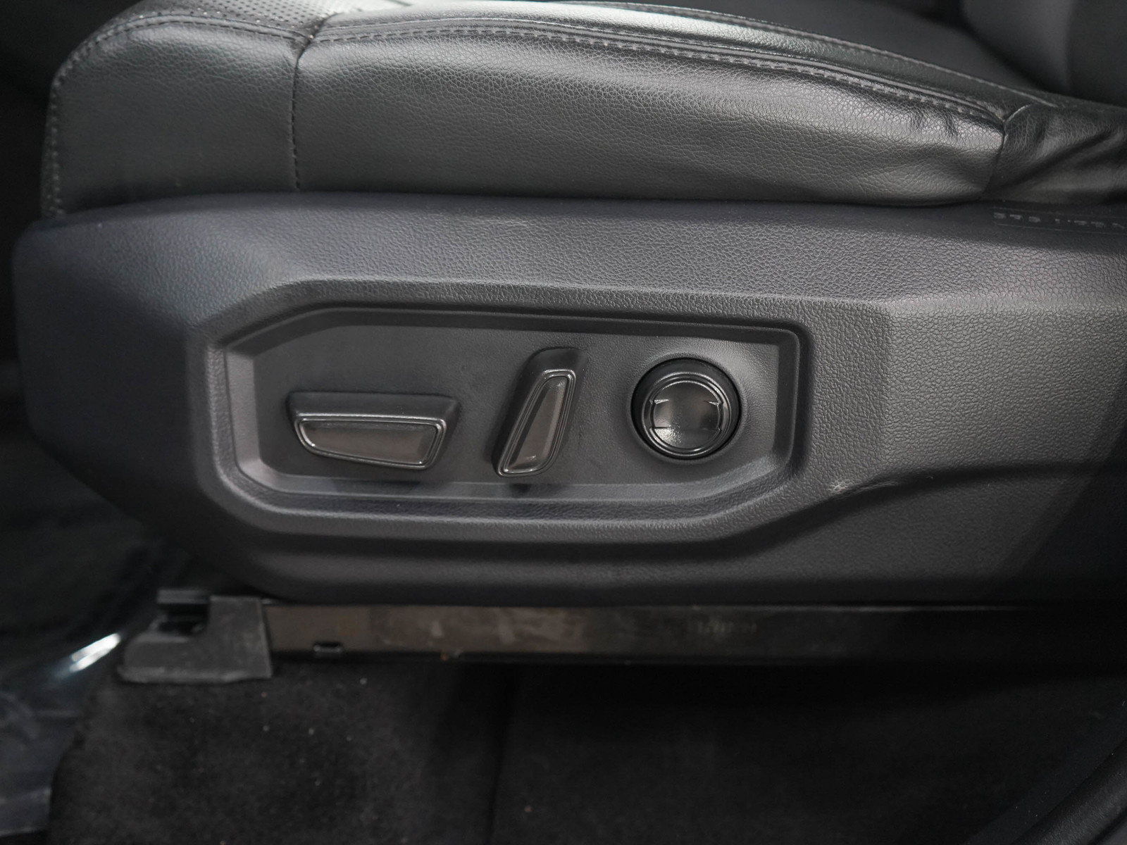 Used 2022 Toyota Tundra Limited AWD/4WD image 28