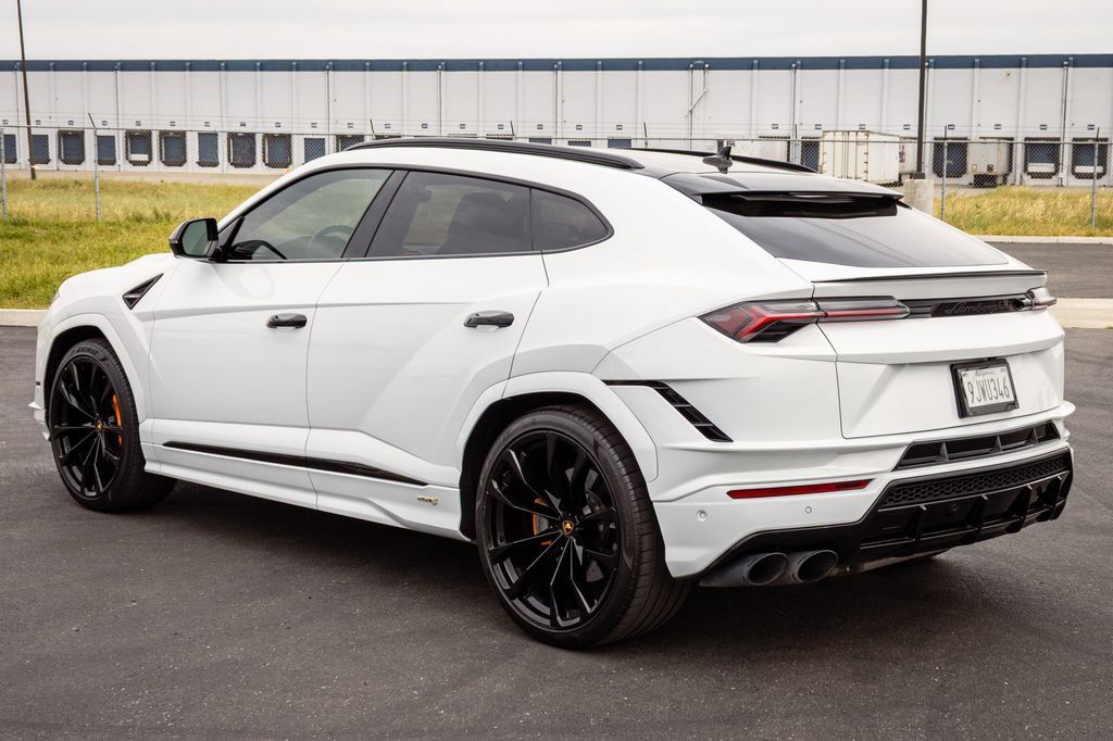Used 2023 Lamborghini Urus S AWD/4WD image 3