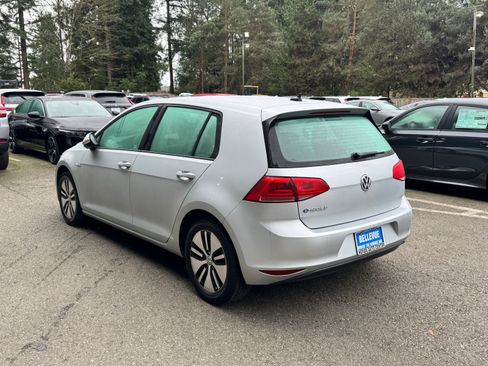 Used 2016 Volkswagen e-Golf SE w/ DC Fast Charging Package image 5