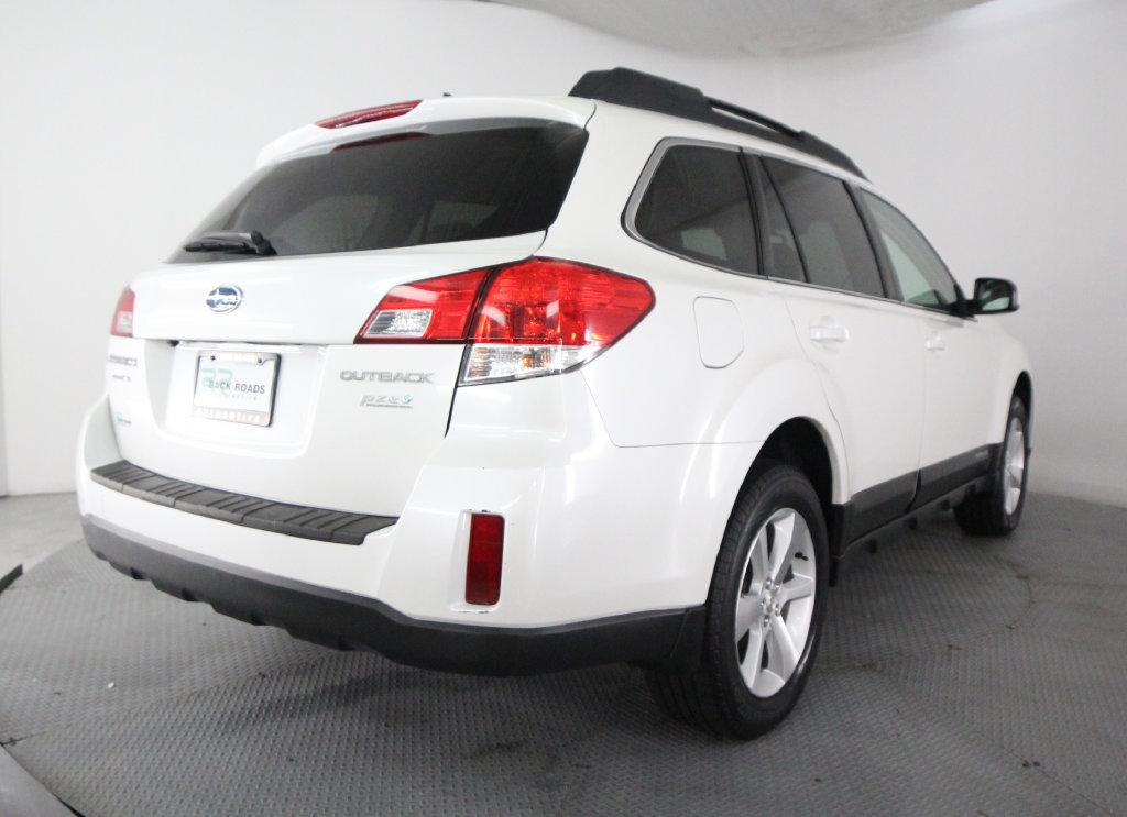 Used 2014 Subaru Outback 2.5i Limited AWD/4WD image 9