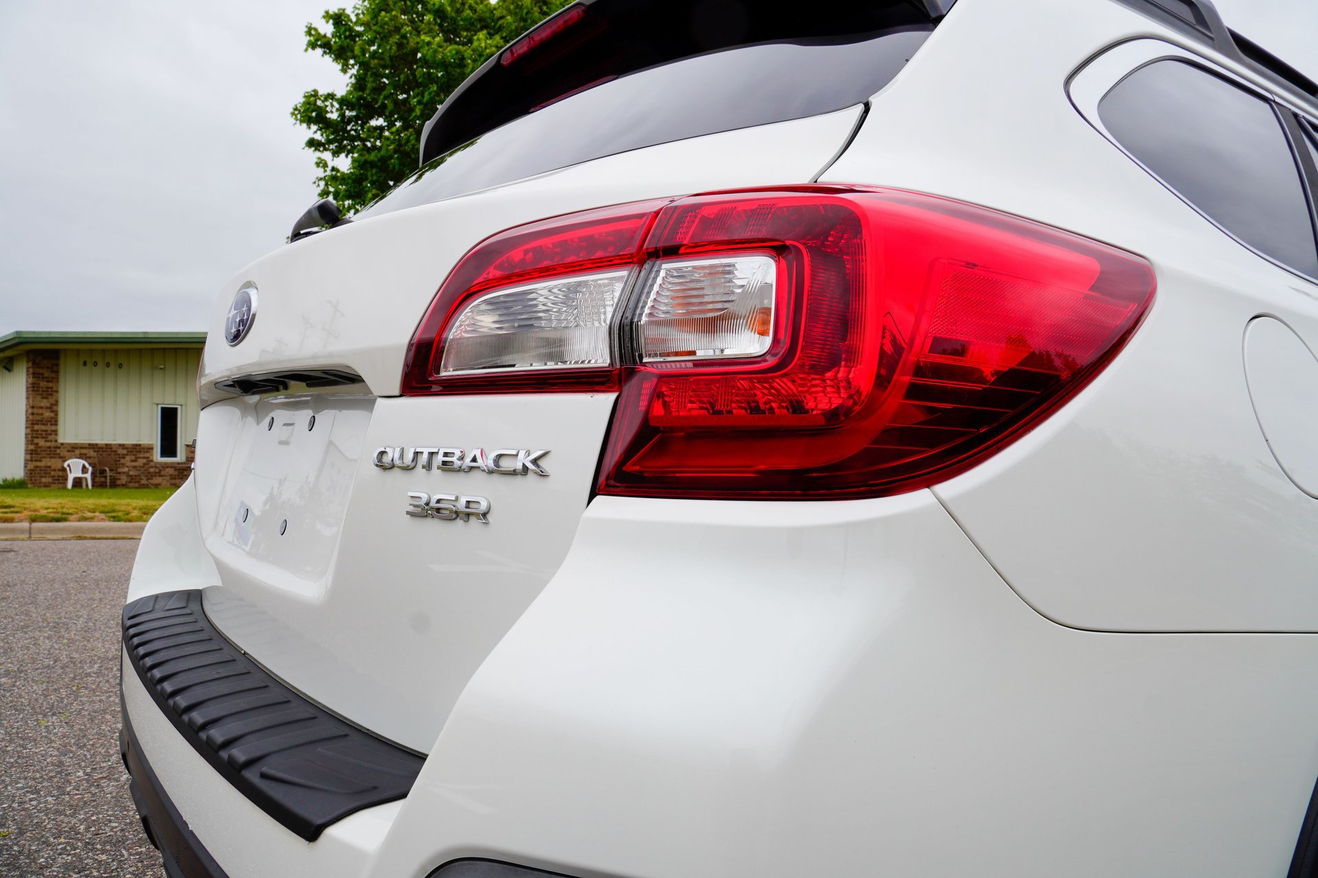 Used 2018 Subaru Outback 3.6R Limited AWD/4WD image 31