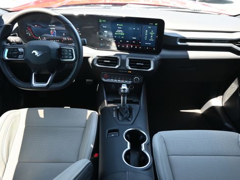 Used 2024 Ford Mustang GT Premium image 3