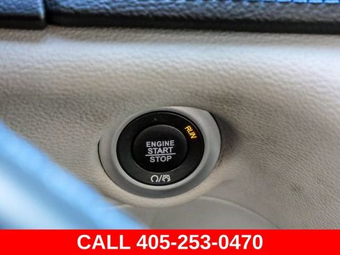 Used 2021 Chrysler Pacifica Touring-L FWD image 60