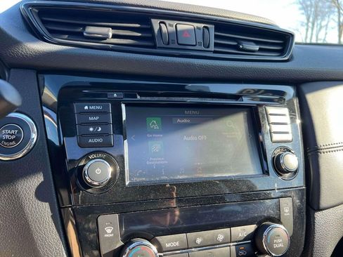 Used 2019 Nissan Rogue SL w/ Premium Package image 28