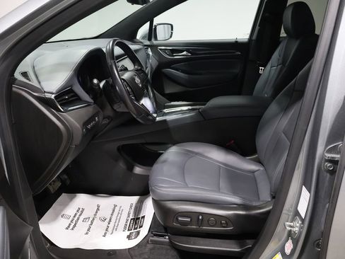 Used 2024 Buick Enclave Premium image 3