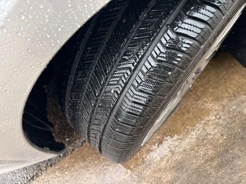 Used 2021 Lexus ES 300h w/ Accessory Package image 9