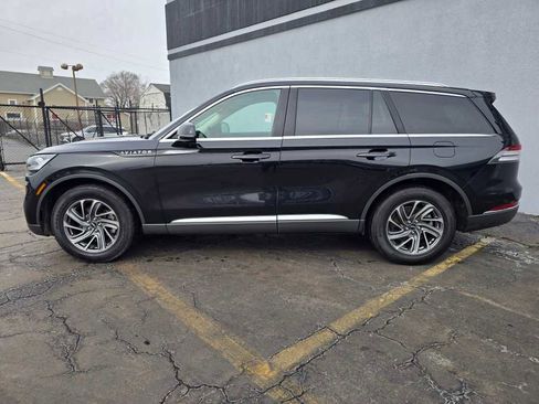 Used 2023 Lincoln Aviator AWD image 4
