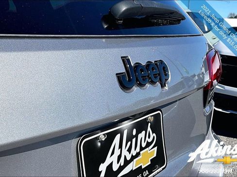 Used 2021 Jeep Grand Cherokee Laredo X image 19