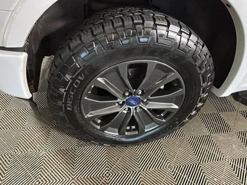 Used 2018 Ford F150 XLT w/ Equipment Group 302A Luxury AWD/4WD image 9