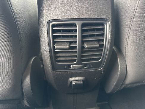 Used 2017 Ford Escape SE image 39