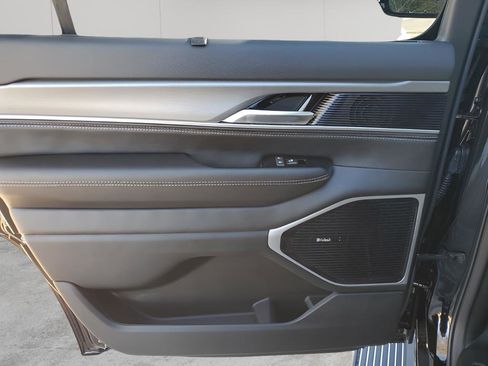 New 2026 Jeep Grand Wagoneer Limited image 17